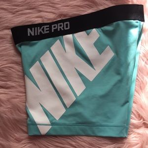 Nike spandex
